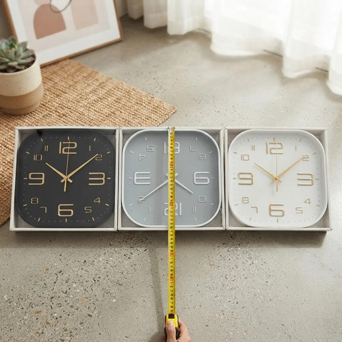 Reloj De Pared Quartz Numeros Liso 25 Cm Cuadrado Gris