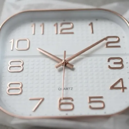 Reloj De Pared Quartz Numeros Cobre 30 Cm Cuadrado Cobre Blanco